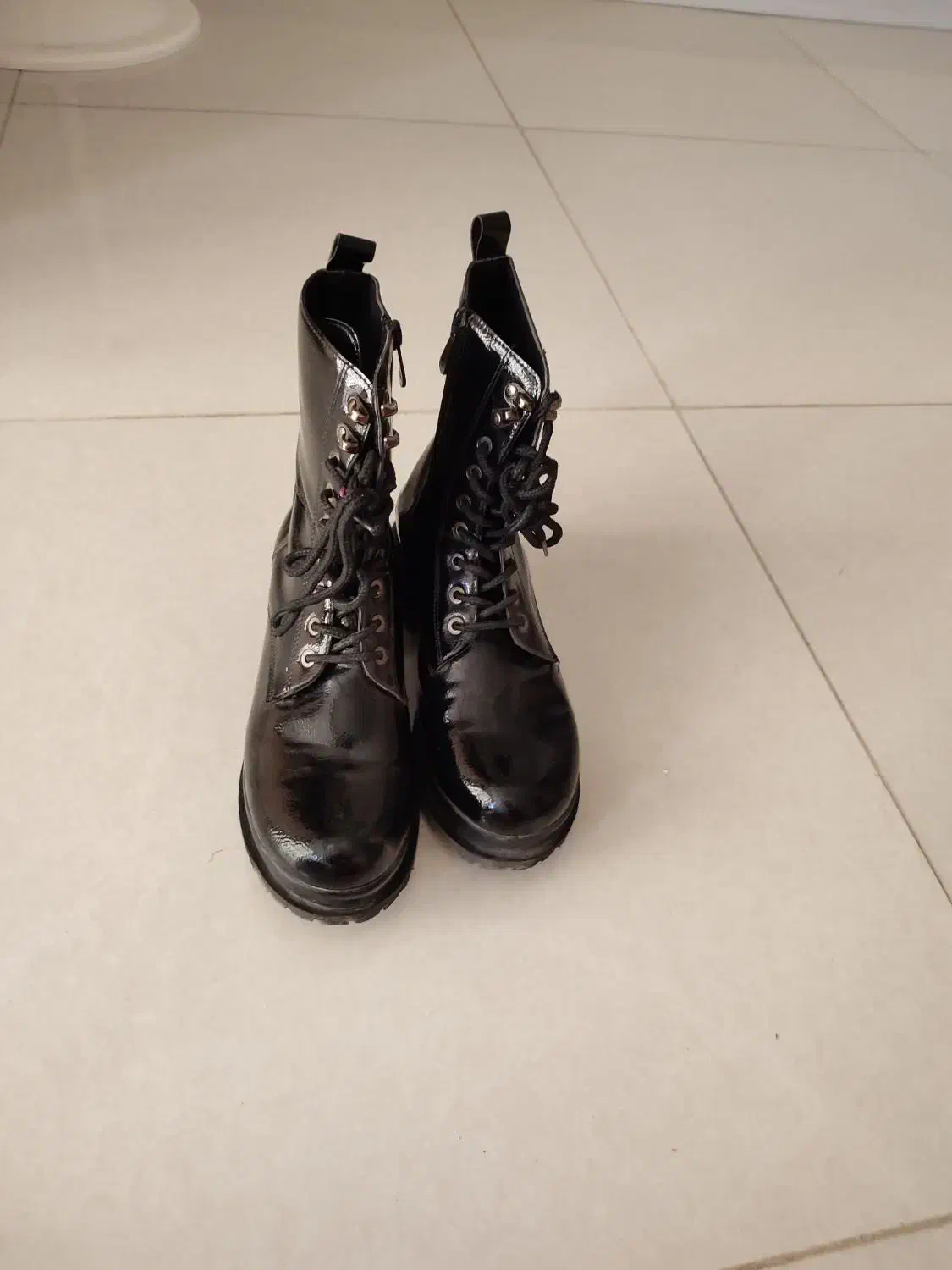 بوت مشکی سایز 40 با لژ بسیار سبک و نرم و راحت|کیف، کفش، کمربند|کرج, شهرک طالقانی|دیوار