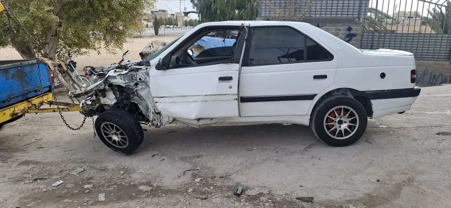پژو۴۰۵ slx موتور معمولی تصادفی مدل ۹۰|خودرو سواری و وانت|فیروزآباد (فارس), |دیوار