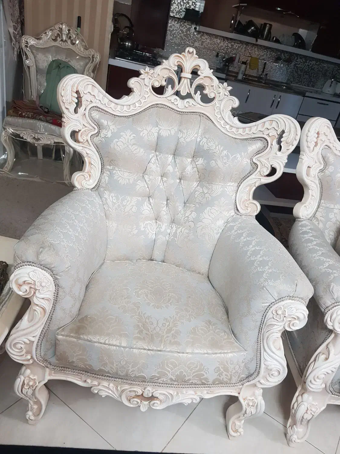 مبل سلطنتی در حد نو|مبلمان خانگی و میز عسلی|شیراز, شهرک ولیعصر|دیوار