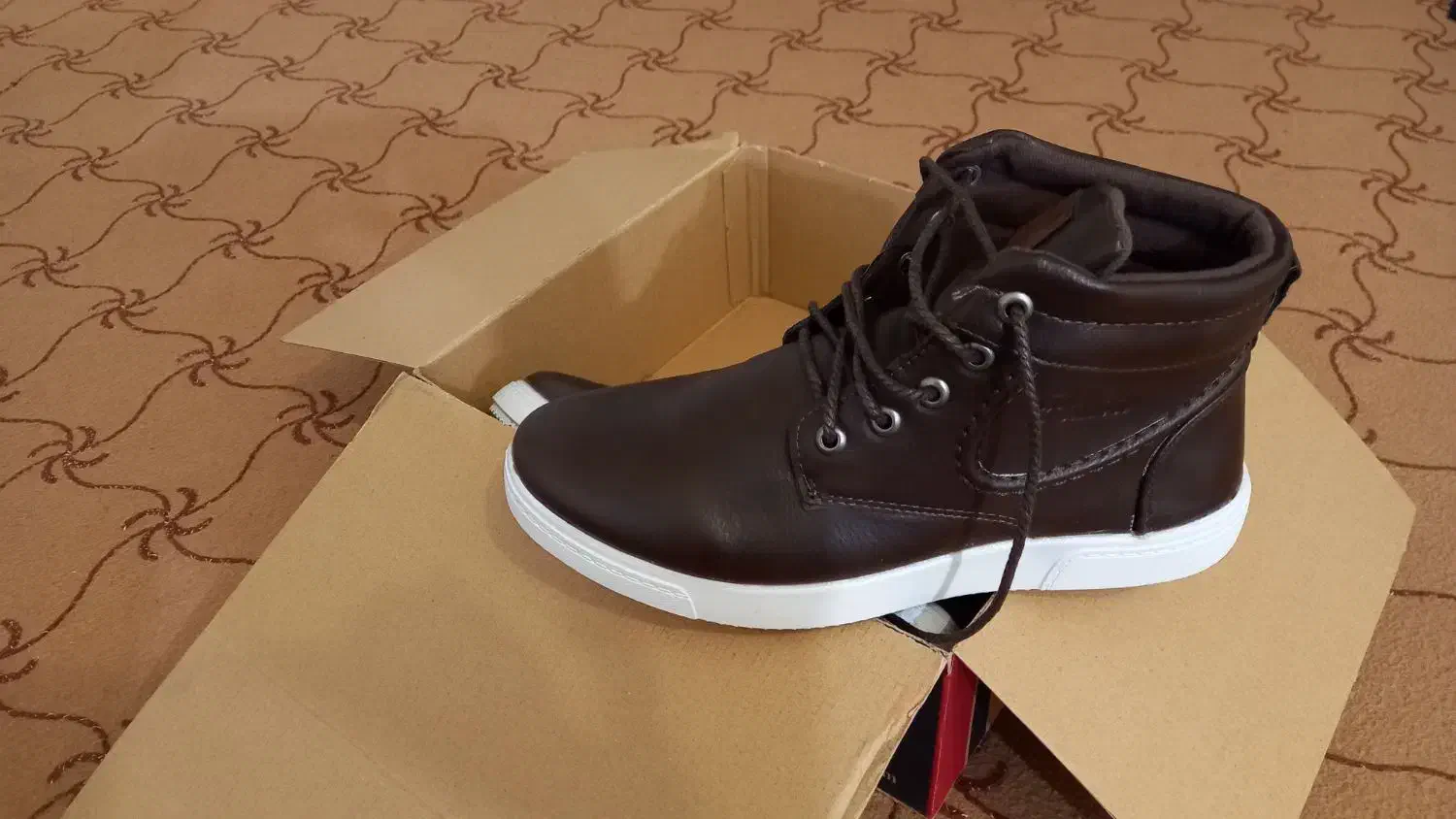 نیم پوت|کیف، کفش، کمربند|شهرکرد, |دیوار