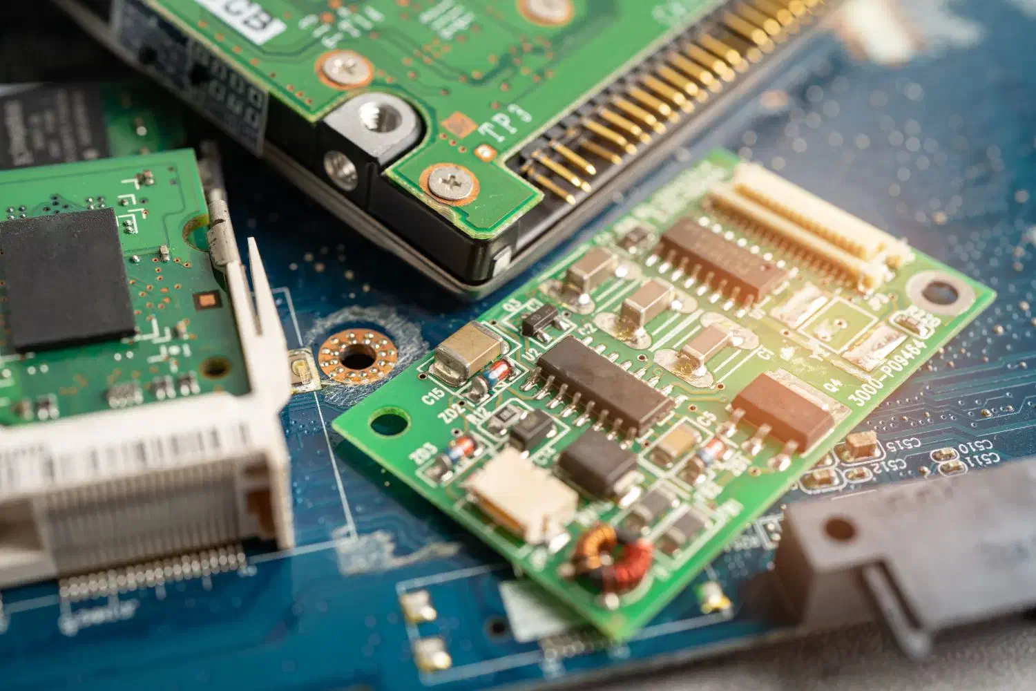 تعمیرات برد و لوازم الکترونیکی|خدمات پیشه و مهارت|گرگان, |دیوار