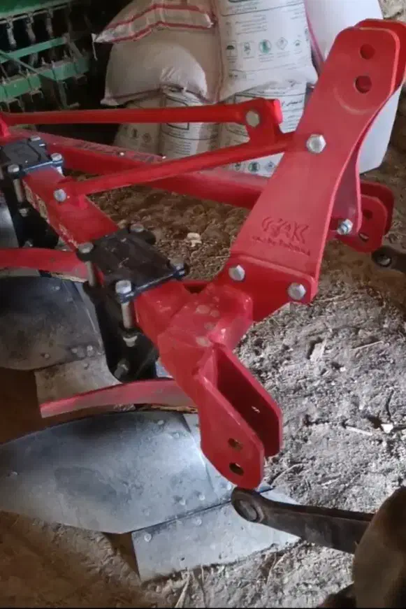 گاوآهن|ماشین‌آلات صنعتی|چنگ الماسی, |دیوار