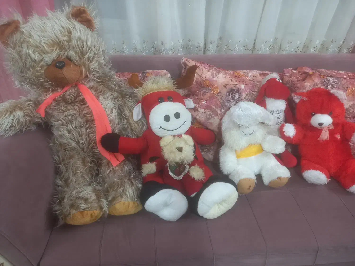 عروسک|اسباببازی بچه|بروجرد, |دیوار