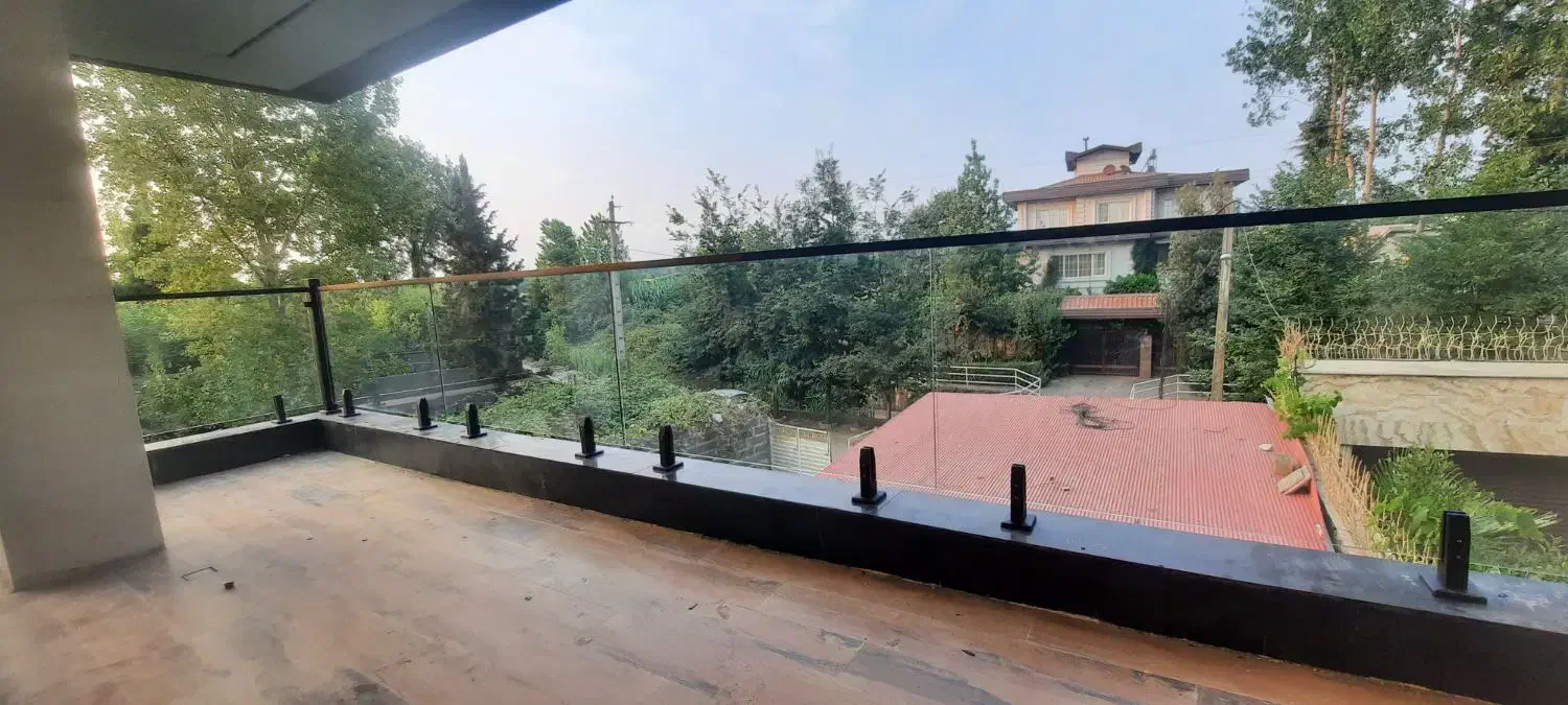 اجرای انواع نرده شیشه ای ، نرده چوبی ، نرده استیل|خدمات پیشه و مهارت|لاهیجان, جمهوری|دیوار