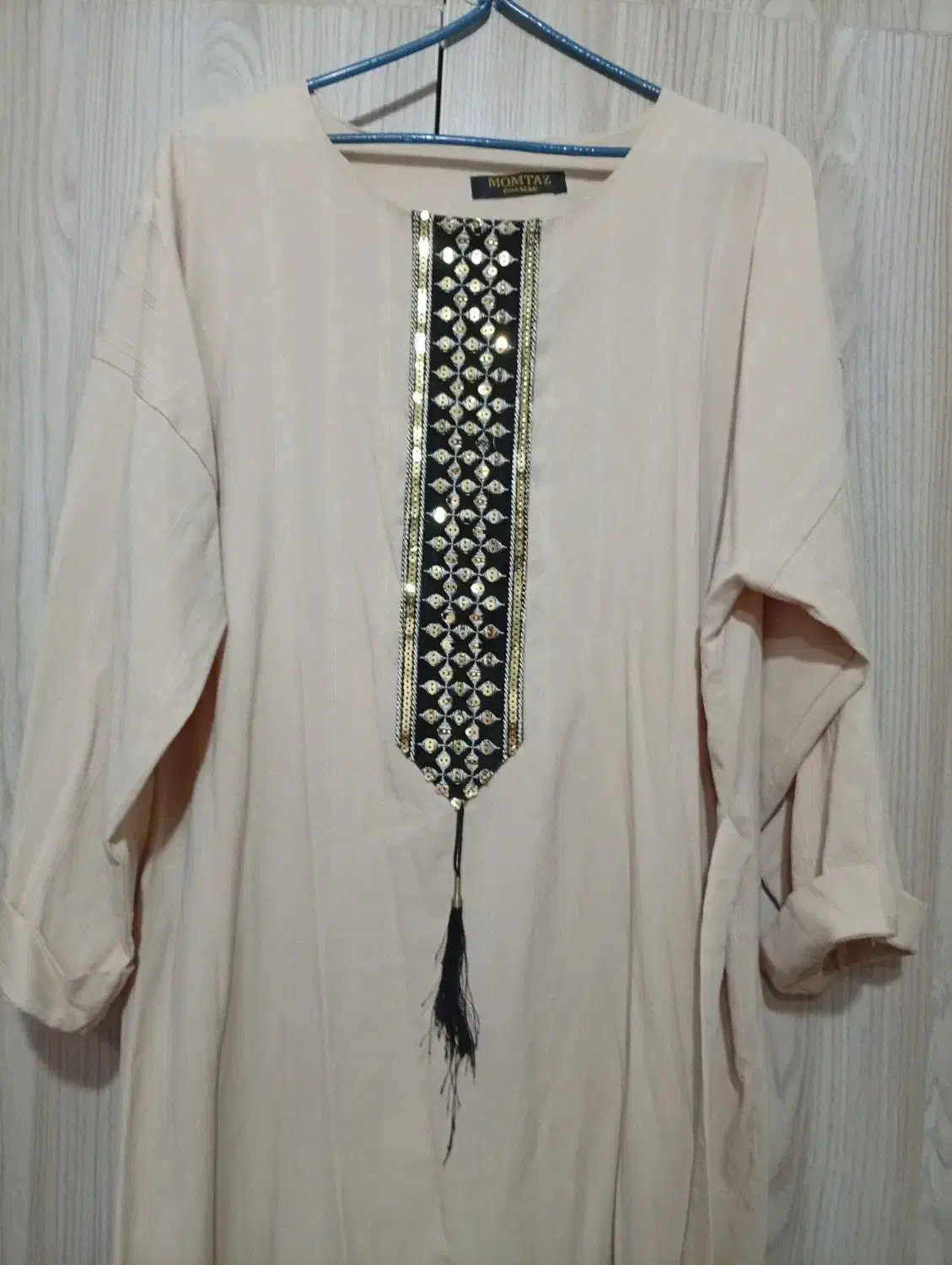 مانتو|لباس|شیراز, قدوسی شرقی|دیوار