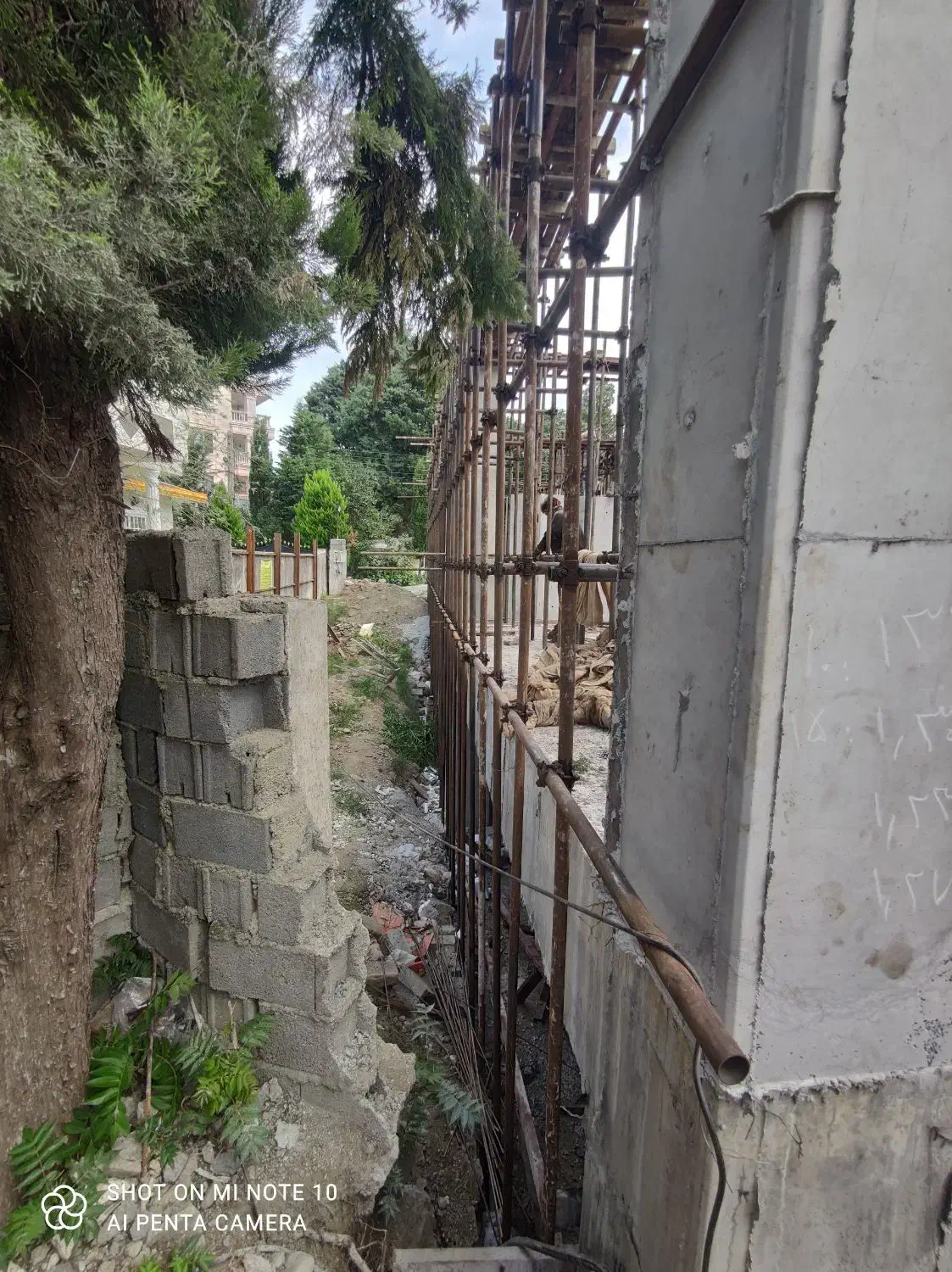 تمامی خدمات داربست و ایزوگام|خدمات پیشه و مهارت|لاهیجان, شیشه گران|دیوار