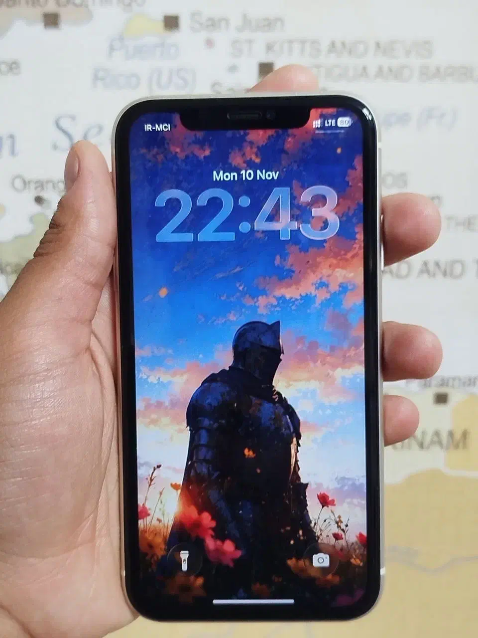 ایفون ۱۱ نرمال تمیز و در حد|موبایل|بجستان, |دیوار