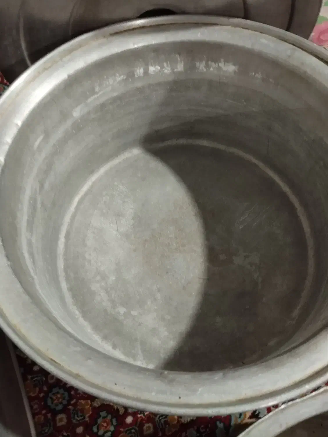 دیگ با تلویزیون با قیمت مناسب|ظروف پخت‌وپز|زاهدان, |دیوار