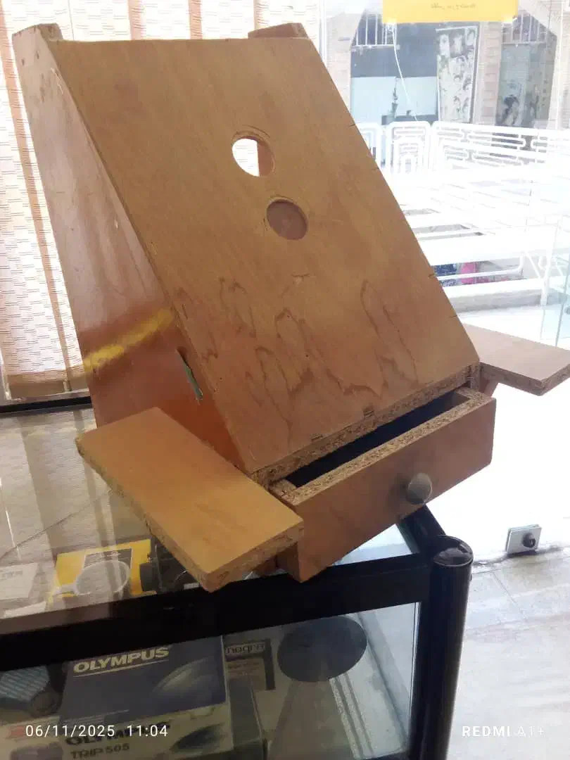 جعبه روتوش|کلکسیون اشیاء عتیقه|لار, |دیوار