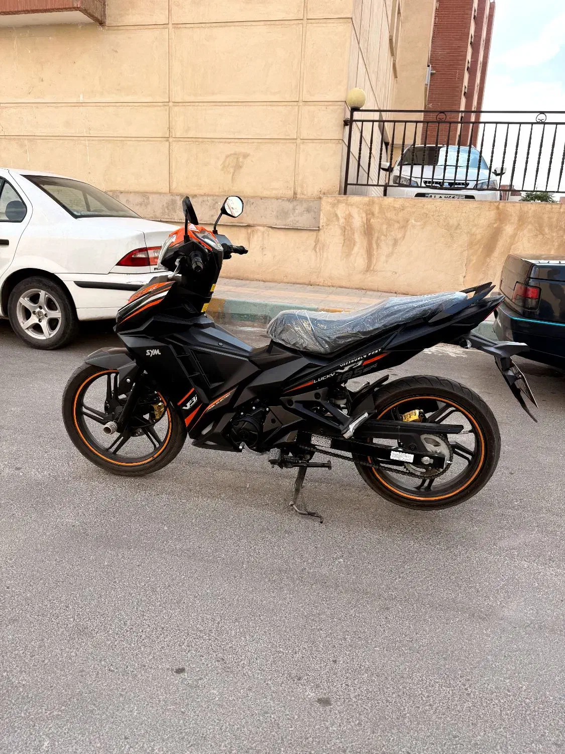 موتور لاکی ۱۸۵|موتورسیکلت|فولادشهر, C8|دیوار