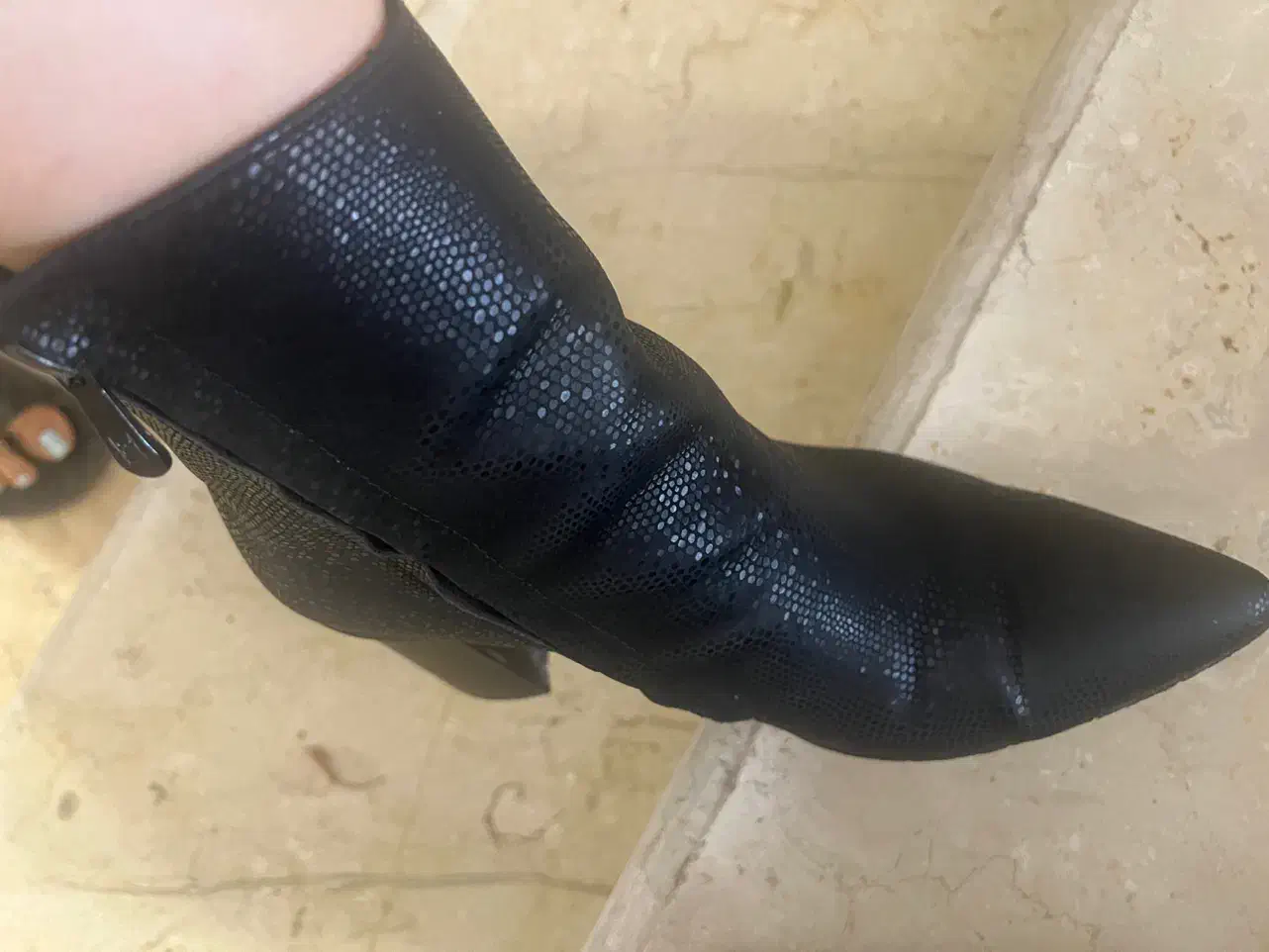 بوت|کیف، کفش، کمربند|اردبیل, |دیوار