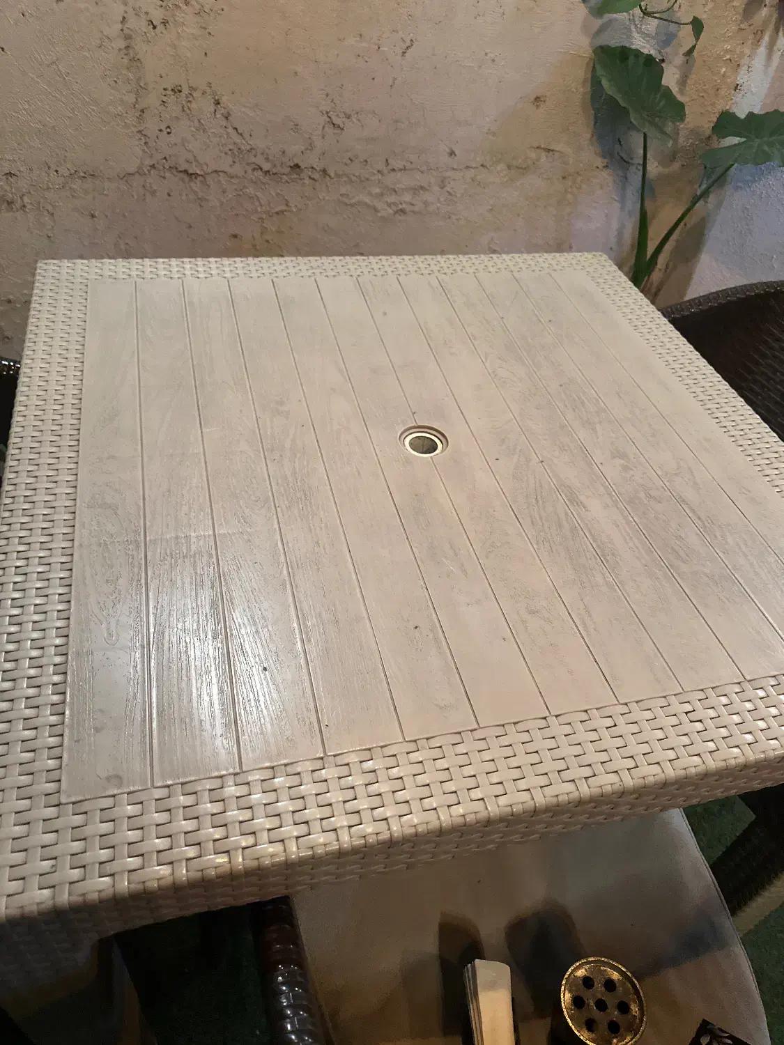 میز ۴ نفره|میز و صندلی غذاخوری|رشت, جهاد|دیوار