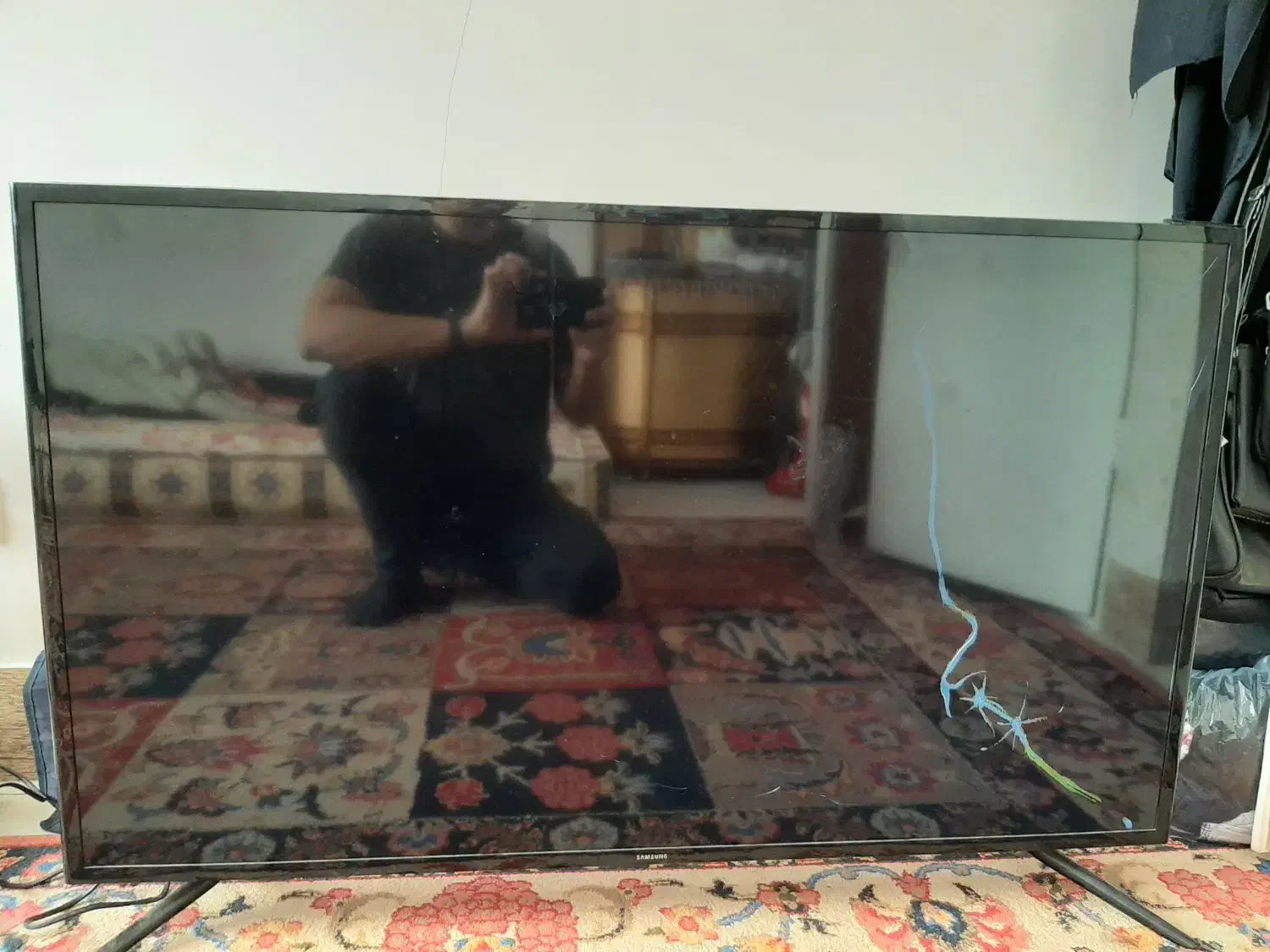 تلویزیون|تلویزیون و پروژکتور|اندیشه, اندیشه فاز ۳|دیوار