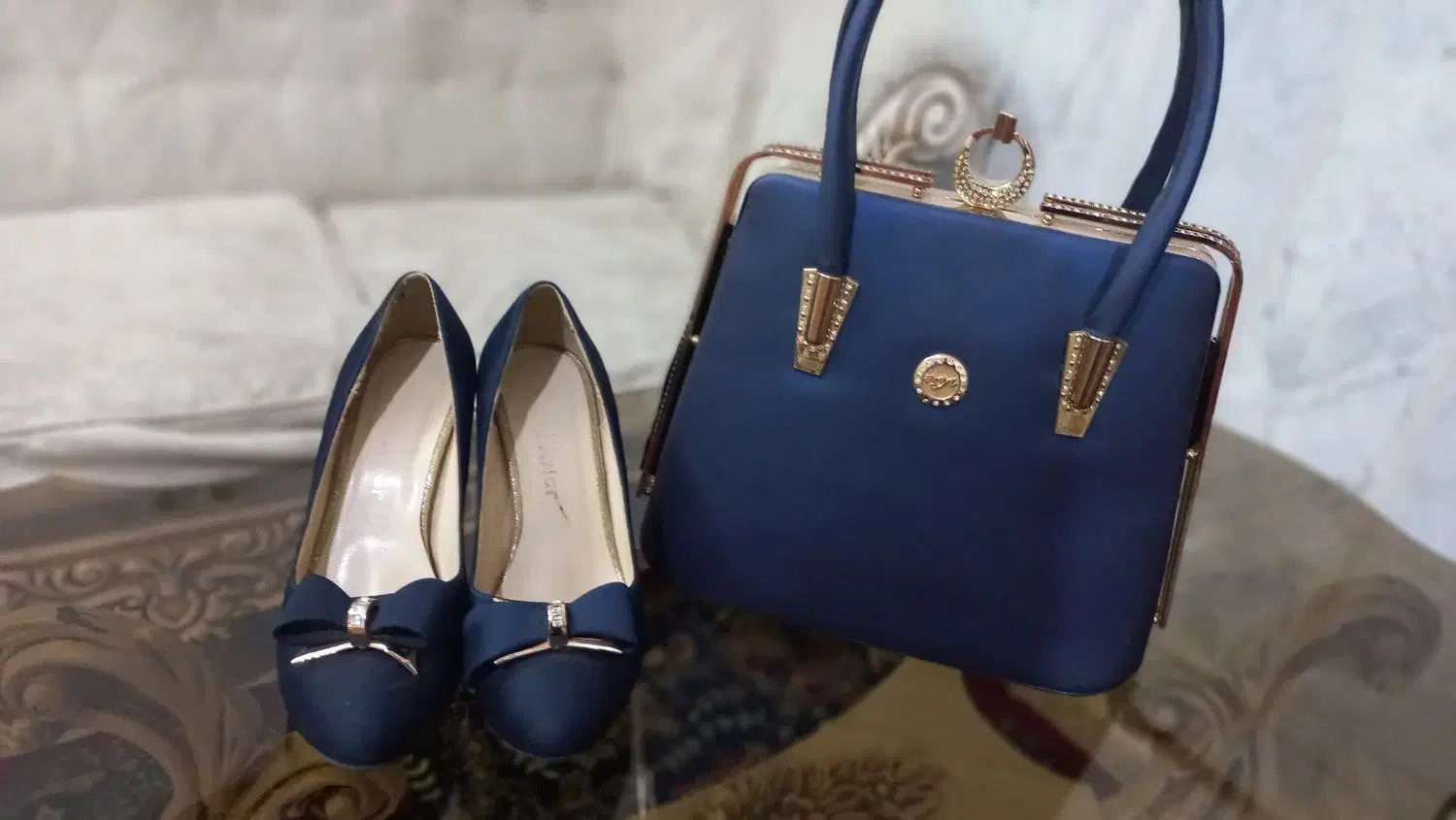 کفش وکیف|کیف، کفش، کمربند|نیشابور, فرح بخش|دیوار