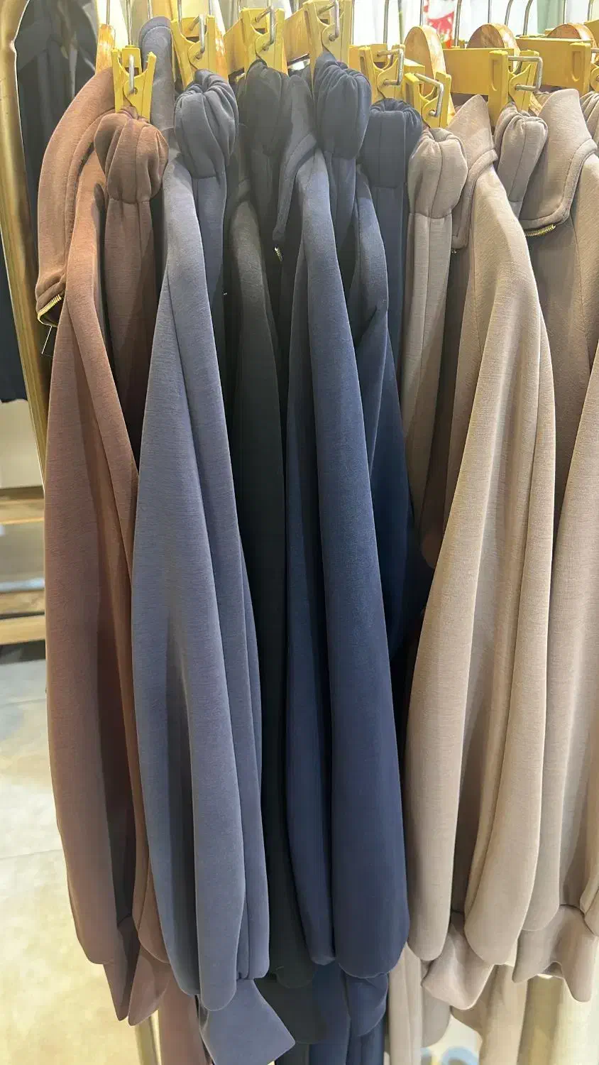 همکاری درفروشگاه پوشاک|استخدام خدمات فروشگاه و رستوران|رشت, بازار|دیوار