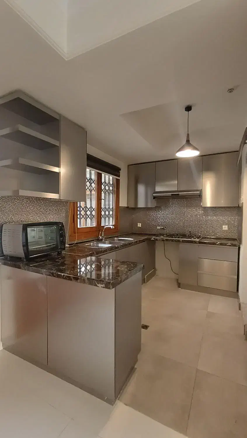 ۹۰ متر آپارتمان/مناسب مجرد و خانواده