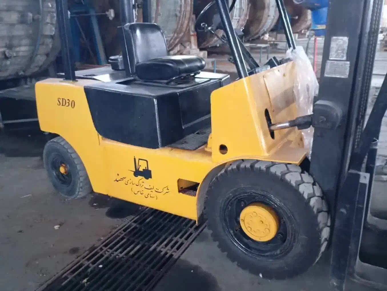 لیفتراک ۳ تن سهند دکل ۴ متر|ماشینآلات صنعتی|پاکدشت, خاتون آباد|دیوار