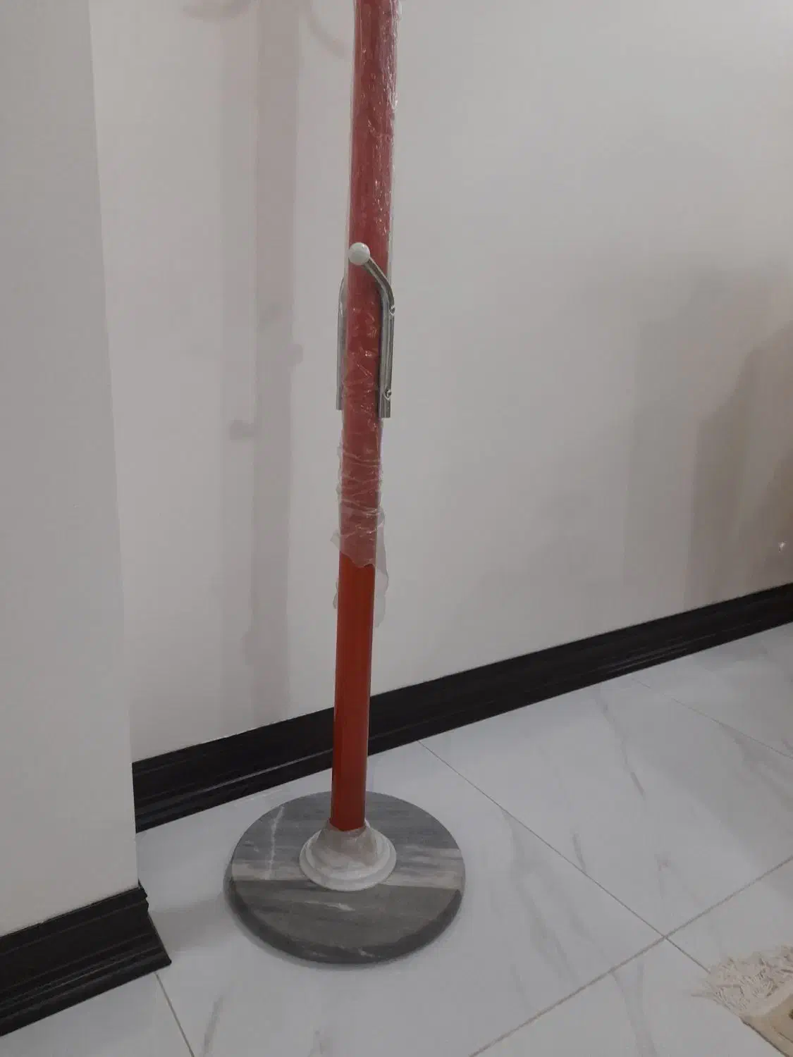 چوب لباس ایستاده|بندرخت و رخت‌آویز|اهواز, شهرک دانشگاه|دیوار