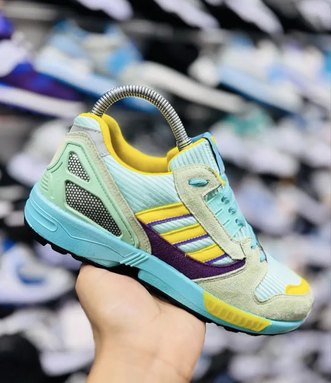 کفش|کیف، کفش، کمربند|شیراز, شیشهگری|دیوار