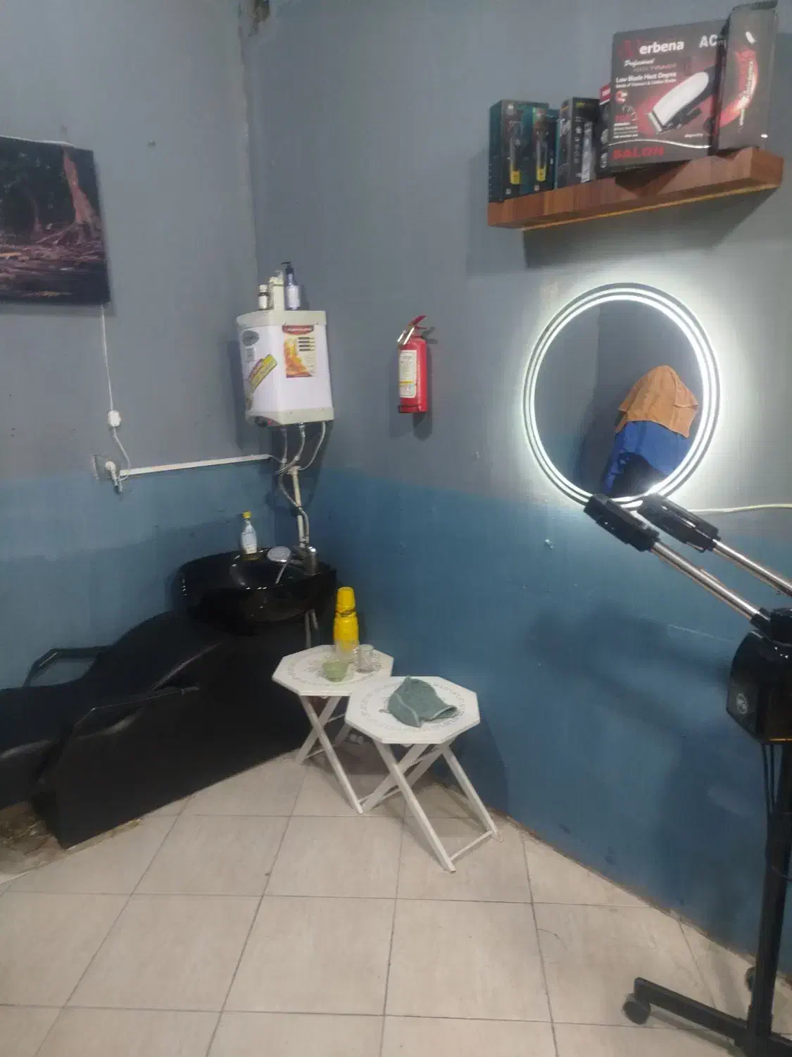 تمام لوازم آرایشگاه تکی تکی هم به فروش میرسد|آرایشگاه و سالن‌های زیبایی|مشهد, شهید قربانی|دیوار