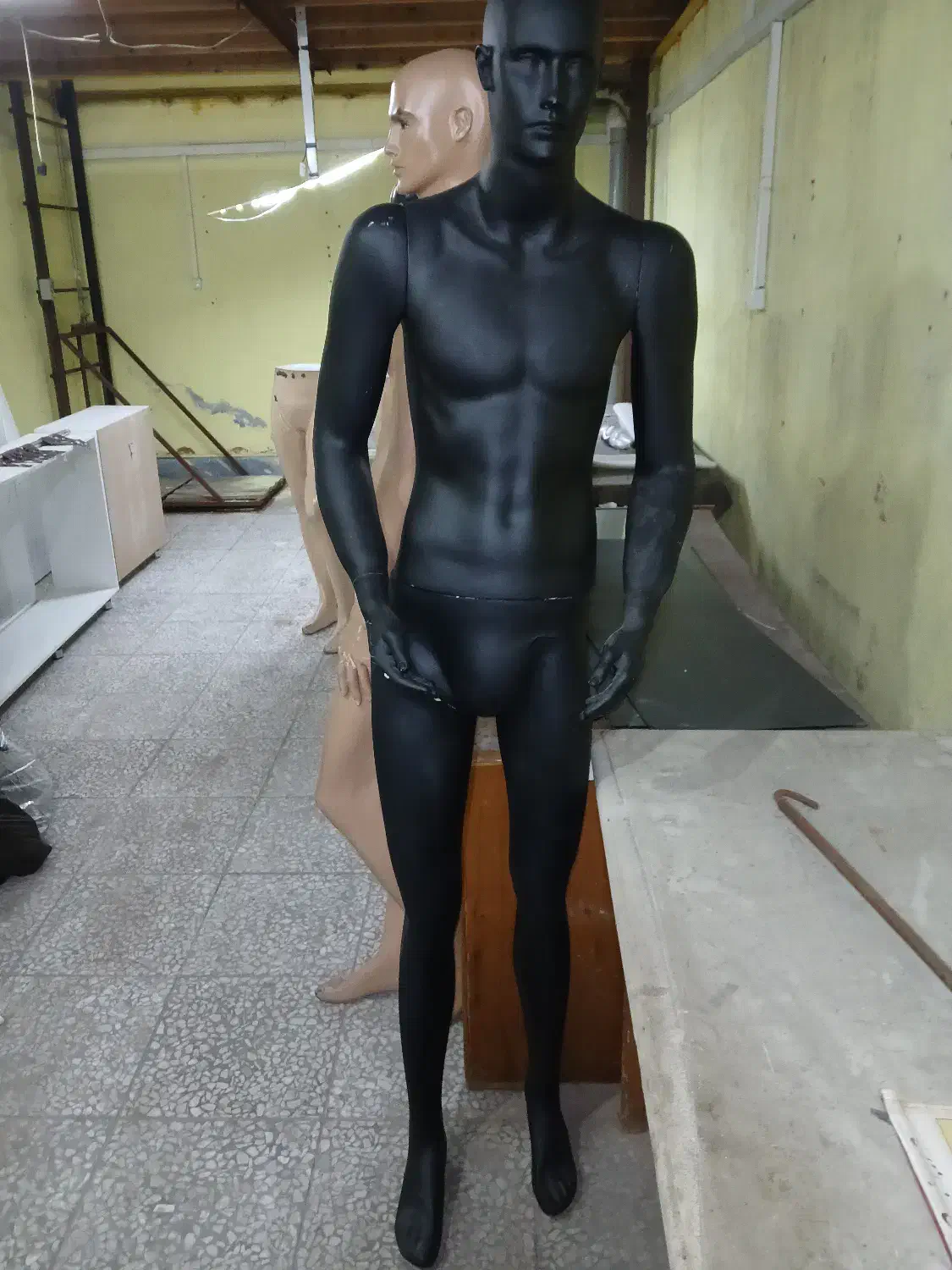 مانکن.میز پیشخوان.صندلی|فروشگاه و مغازه|بندر انزلی, عباس آباد|دیوار