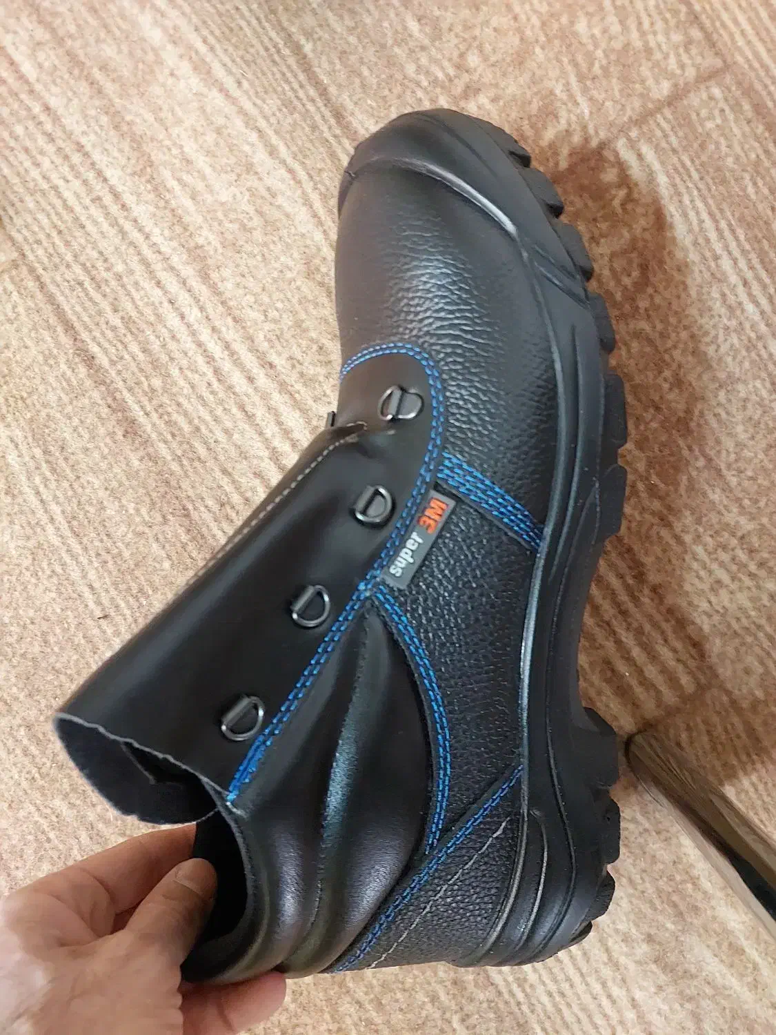 کفش ایمنی|کیف، کفش، کمربند|اندیمشک, |دیوار