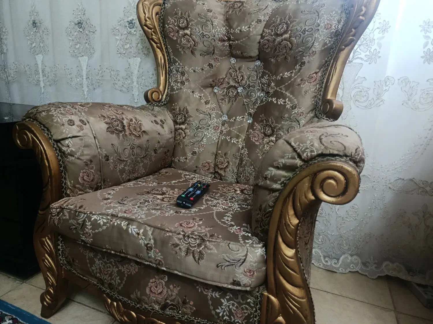 مبلمان سلطنتی|مبلمان خانگی و میز عسلی|پرند, فاز ۶|دیوار