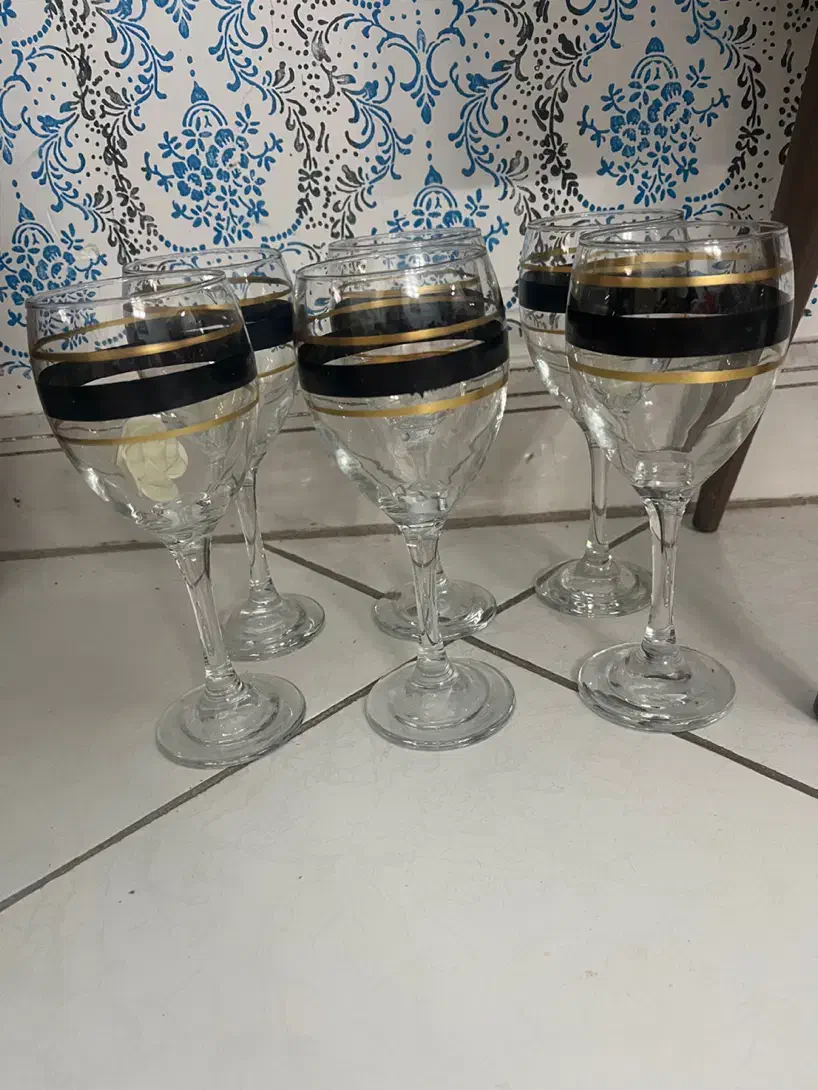 ۶ عدد جام|ظروف سرو و پذیرایی|مشهد, نیروی هوایی|دیوار