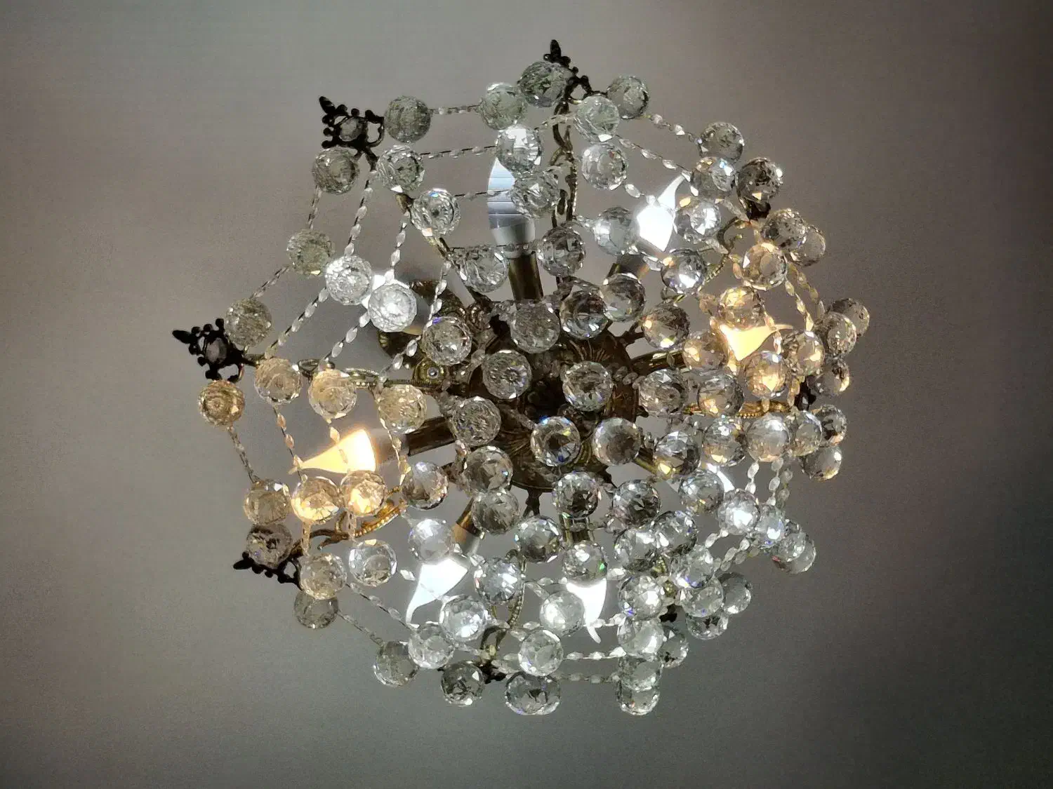 لوستر ۸ شاخه|لوستر و چراغ آویز|هشتگرد, شهرک بعثت|دیوار