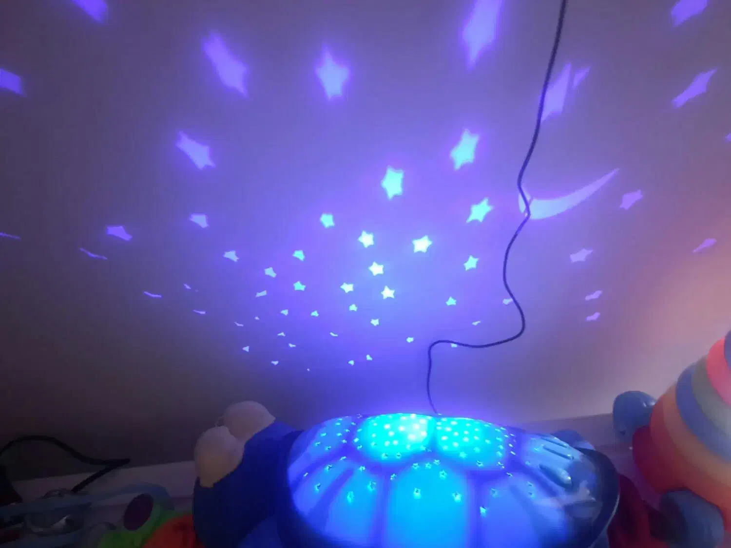 تعدادی اسباب بازی|اسباب‌بازی بچه|رشت, یخسازی|دیوار