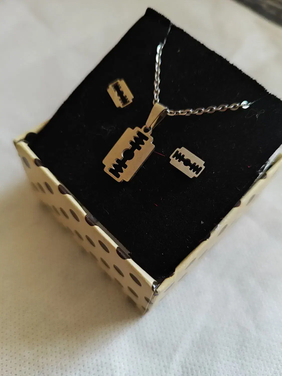 نیم ست و گوشواره|بدلیجات|بومهن, |دیوار