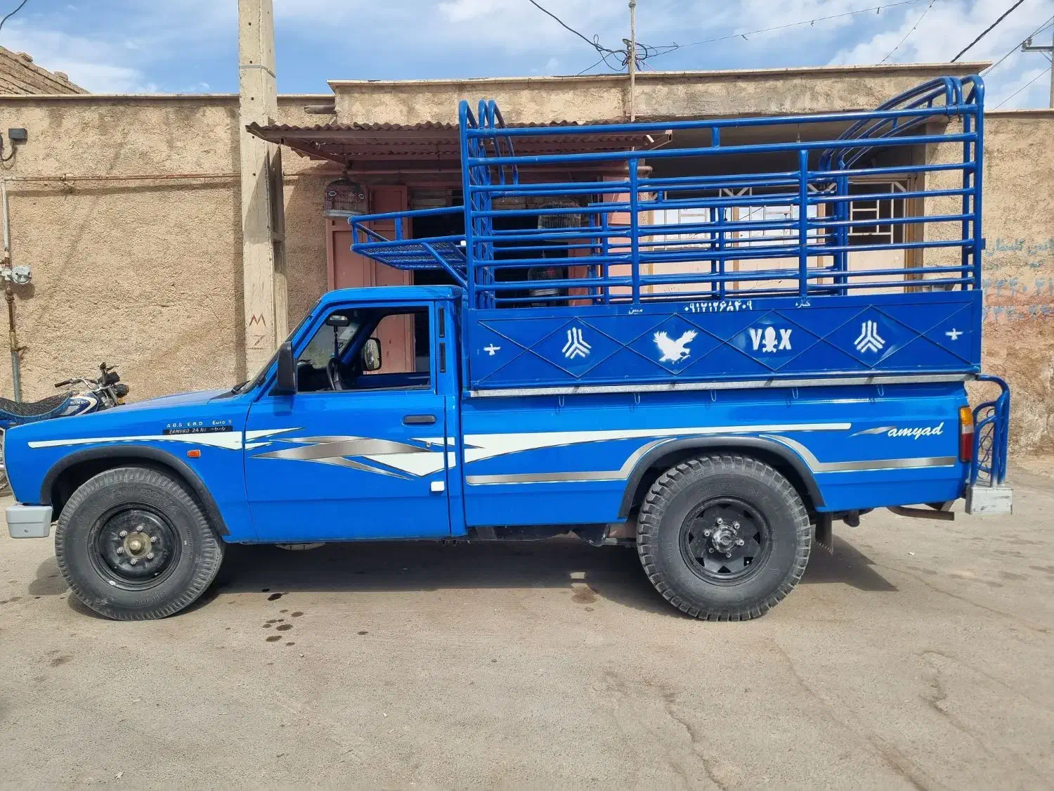 وانت نیسان تک سوز مدل ۱۴۰۱ در حد صفر|خودرو سواری و وانت|مرودشت, کناره|دیوار