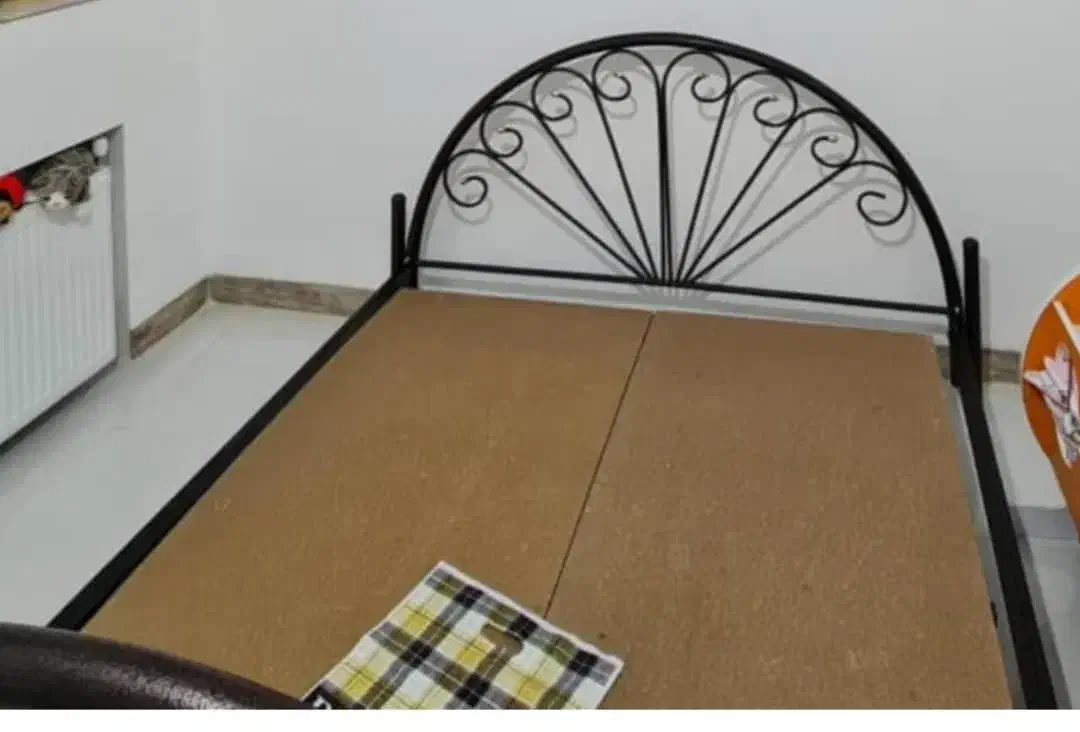 تخت دونفره فلزی فرفورژه|تخت و سرویس خواب|اوز, |دیوار