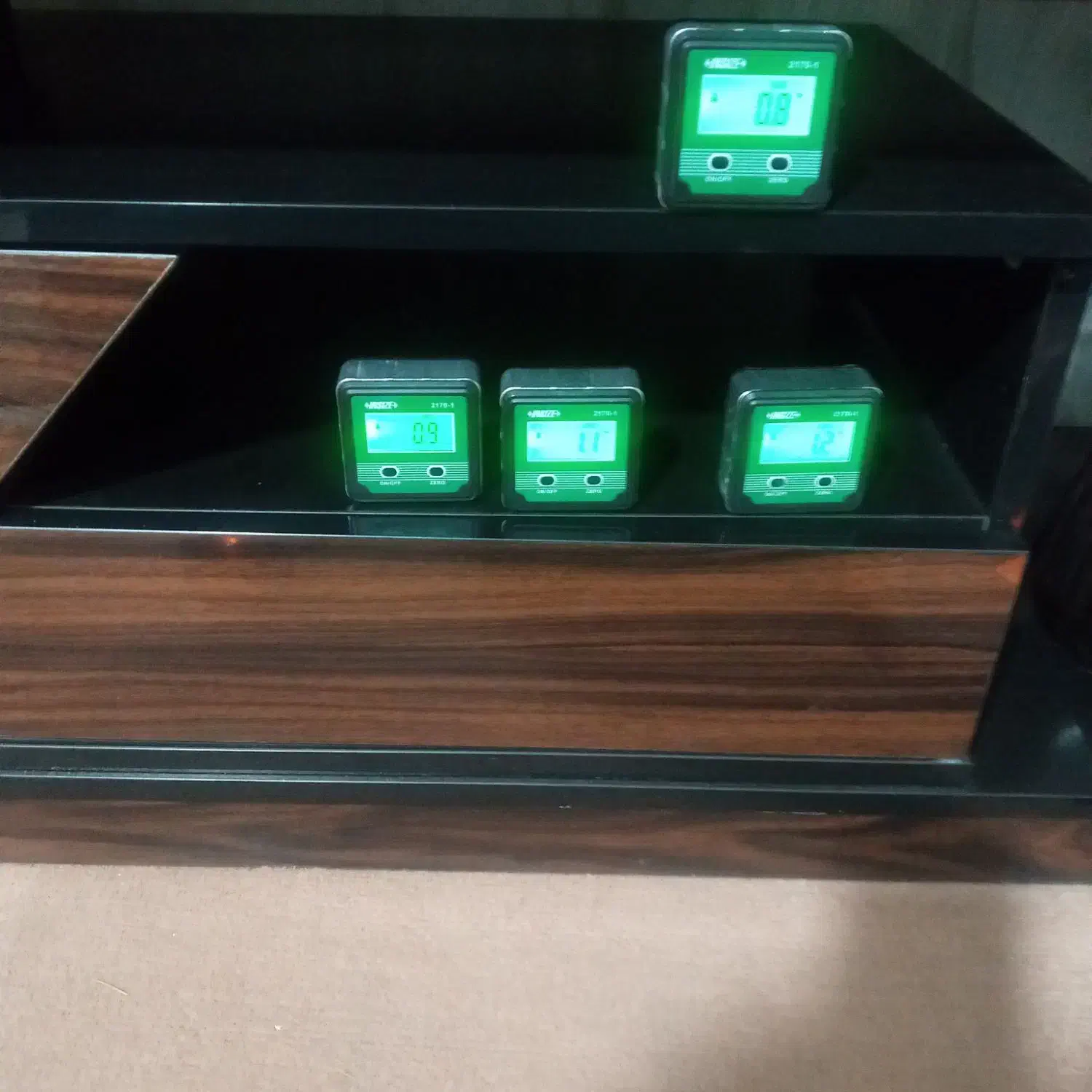 شیب سنج|ابزارآلات|شهریار, شهرک بهاران (ویره)|دیوار