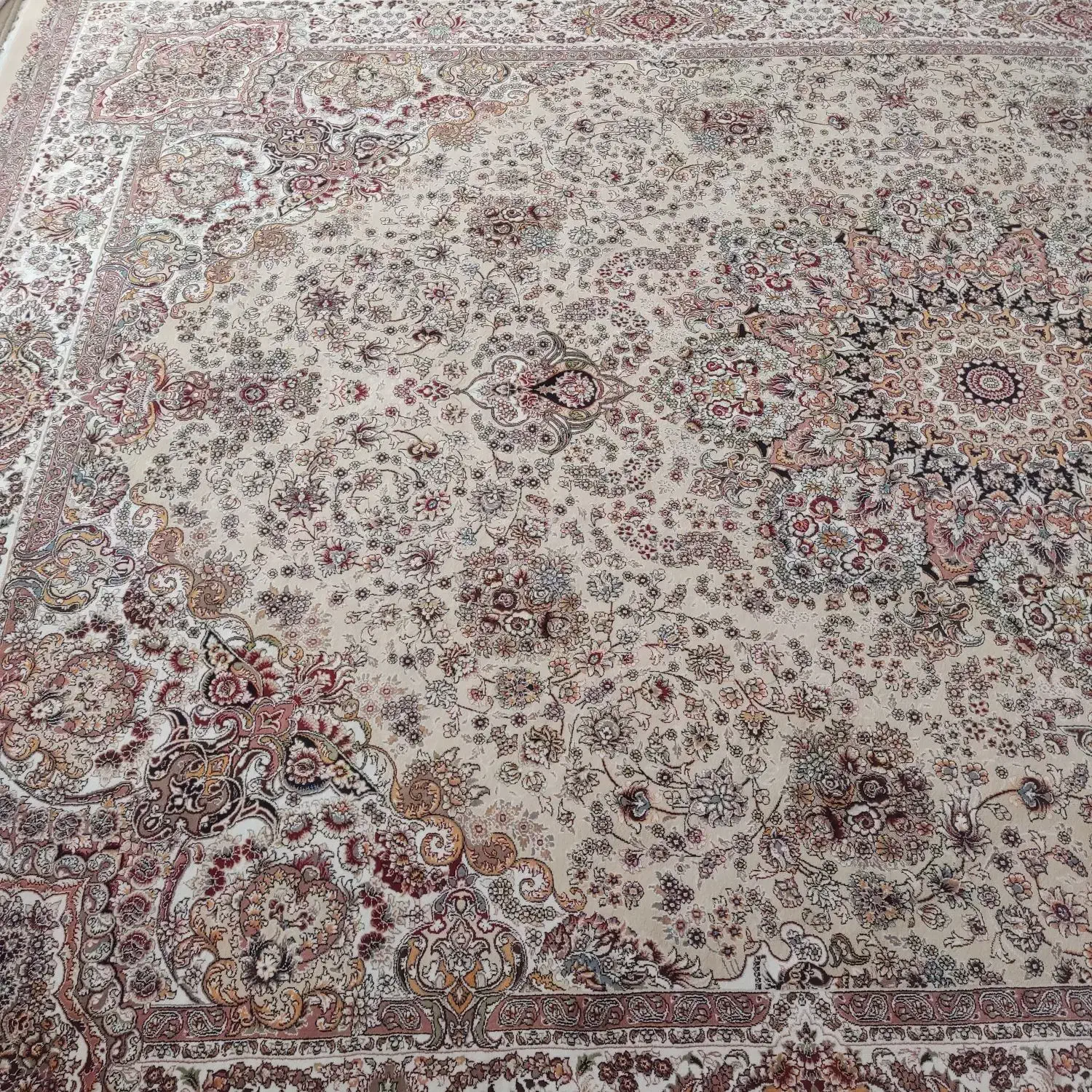 فرش 700شانه اصلی نه متری|فرش|مهاباد (آذربایجان غربی), |دیوار