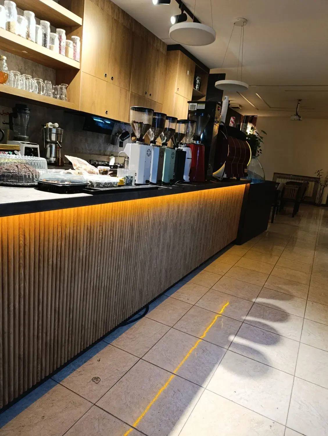 واگذاری کافه با تمامی امکانات صفر تا صد|کافی‌شاپ و رستوران|صدرا-فارس, فاز ۱|دیوار