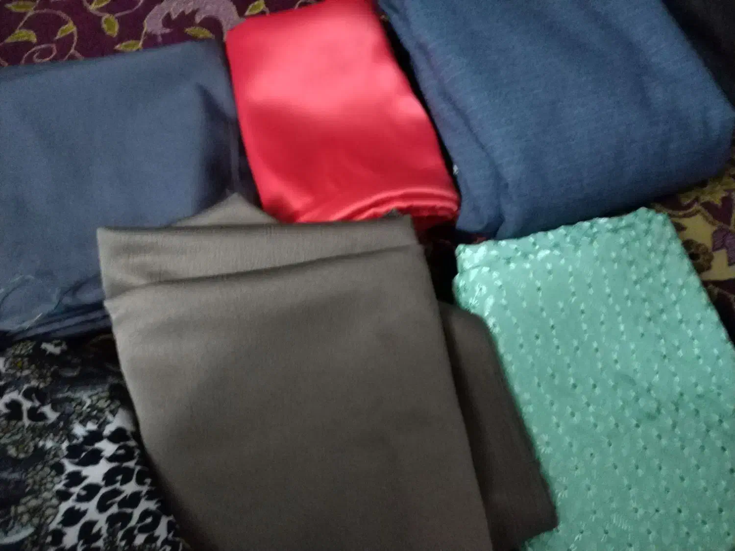 پارچه قدیمی|لوازم خیاطی و بافتنی|یزد, |دیوار