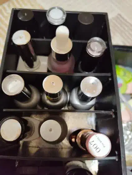 فروشلوازمناخن|آرایشی، بهداشتی، درمانی|میانه, |دیوار