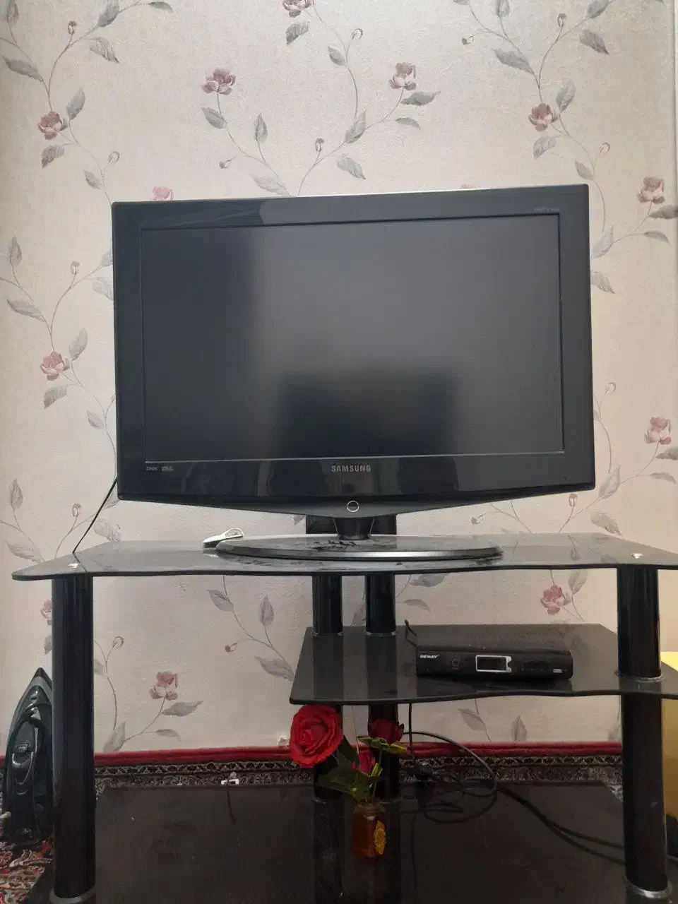 تلویزیون ، میز tv و دستگاه گیرنده|تلویزیون و پروژکتور|یزد, |دیوار