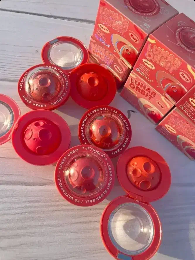 لوازم آرایش شیدینگ لب هایلایتر کرم رژگونه|آرایشی، بهداشتی، درمانی|مشهد, چهارچشمه|دیوار