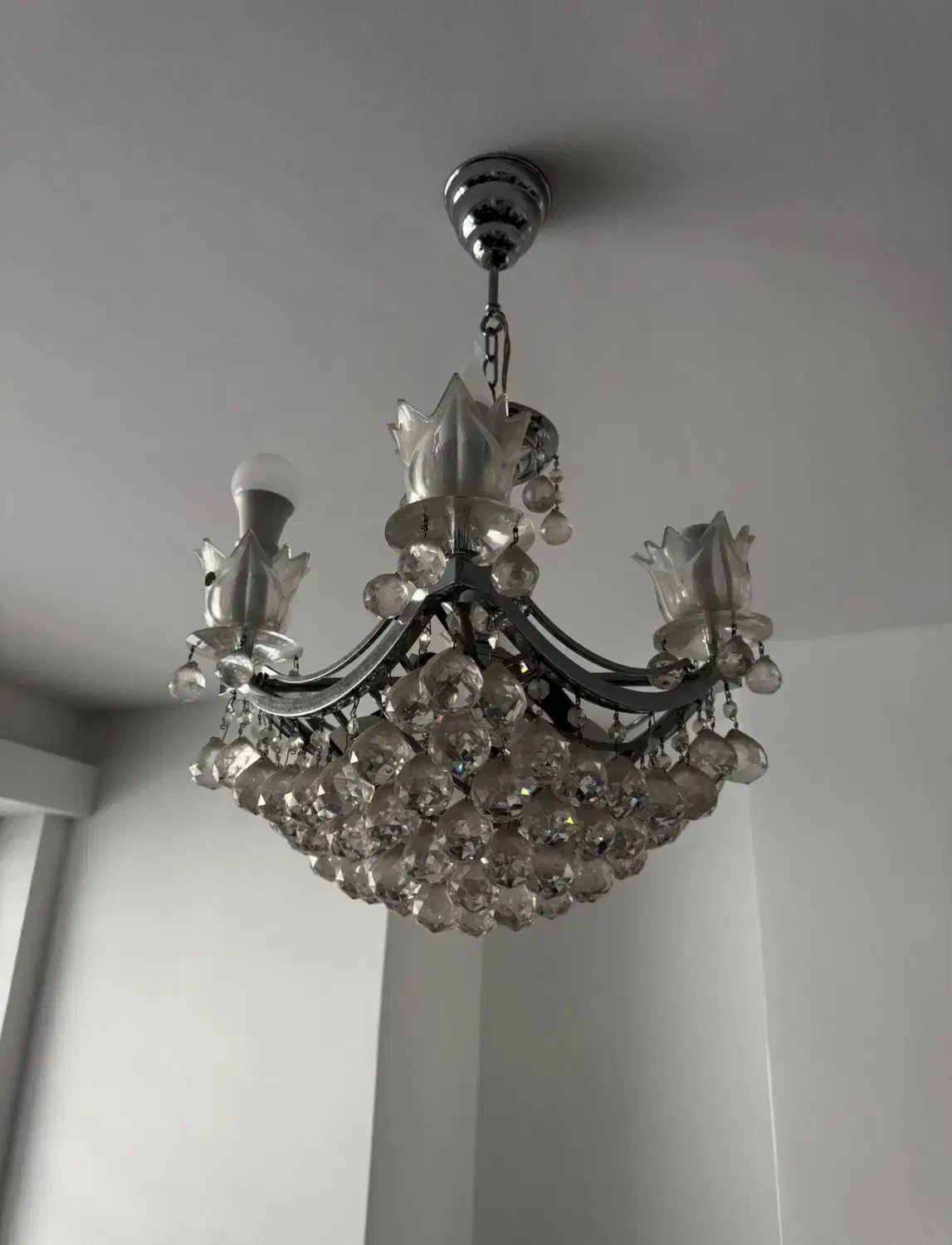 لوستر کریستالی بسیار شیک و تمیز آماده نصب|لوستر و چراغ آویز|شیراز, نیایش|دیوار