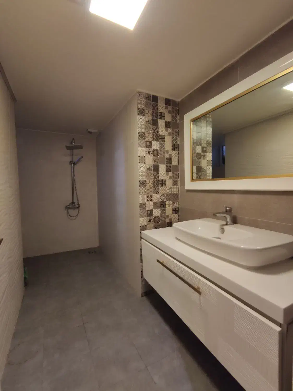 ۱۲۰۰ متر ویلا با دسترسی آسان