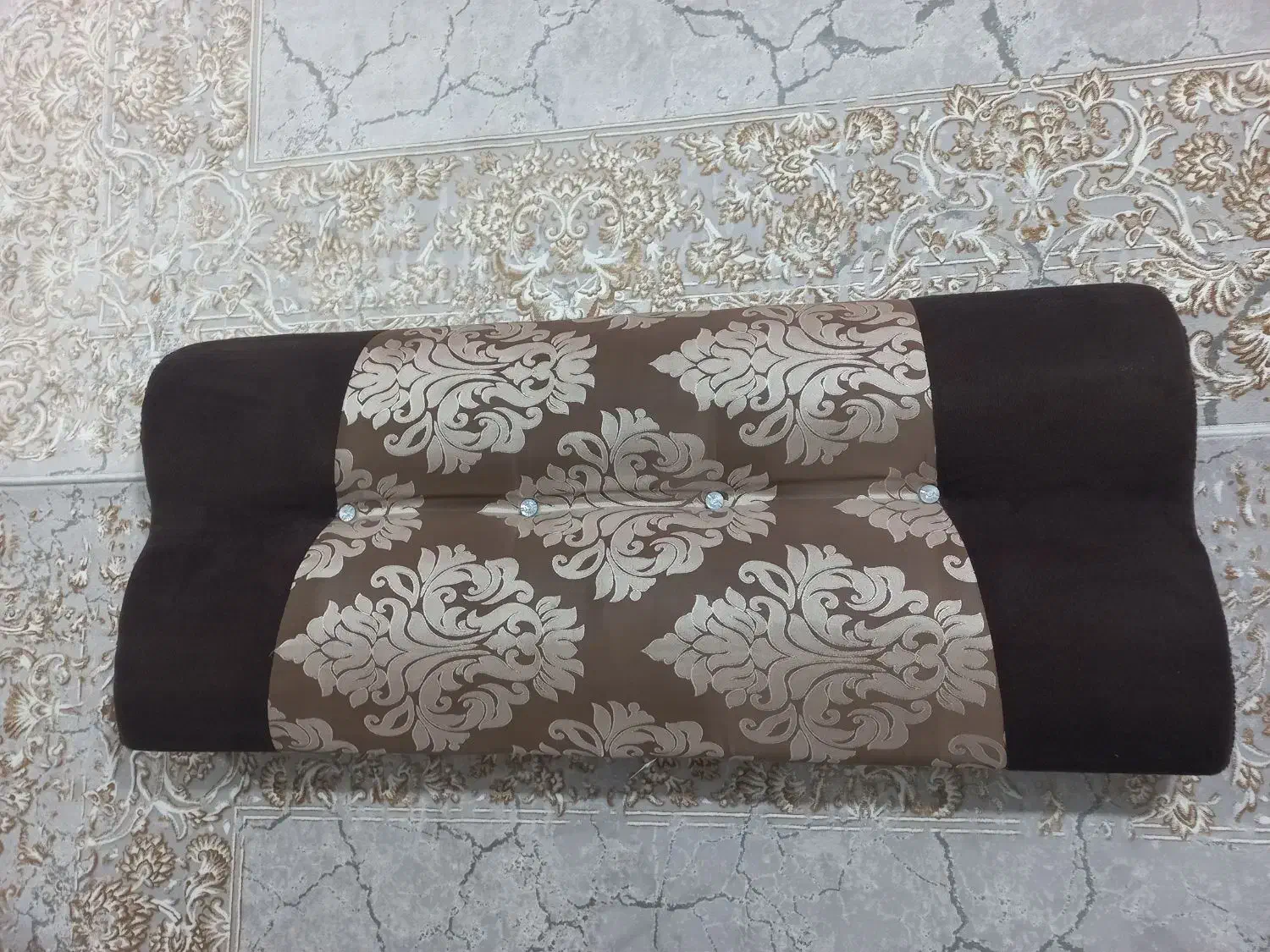 بالشت دیواری|پشتی|خرم‌آباد (تنکابن), |دیوار