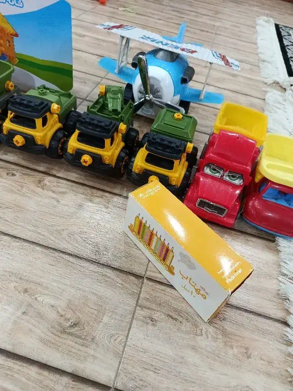 اسباب بازی|اسباب‌بازی بچه|کلاله, |دیوار