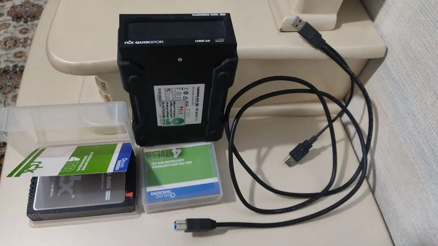 هارد rdx بهمراه درایو کلا چند ساعت استفاده شده|قطعات و لوازم جانبی رایانه|تهران, فرحزاد|دیوار