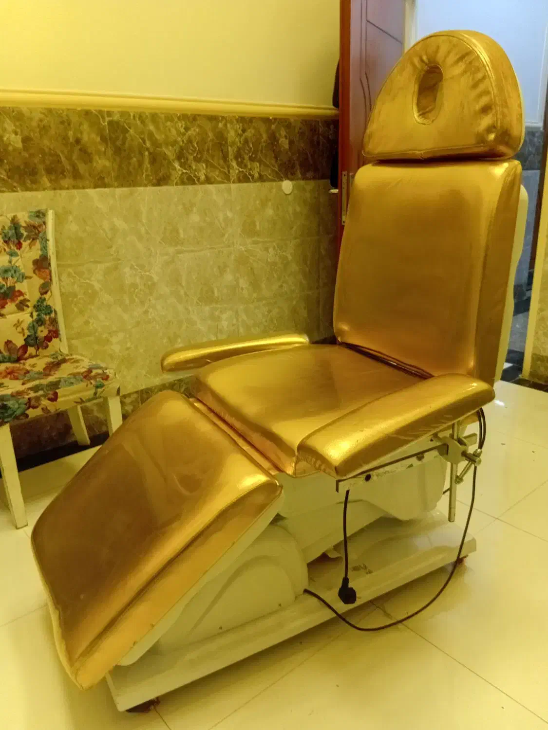 واگذاری کلنیک فعال پوست و مو  با دستگاه و تجهیزات|آرایشگاه و سالن‌های زیبایی|پارس‌آباد, |دیوار