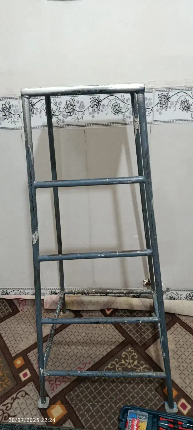 چهارپایه|صندلی و نیمکت|نسیم‌شهر, |دیوار