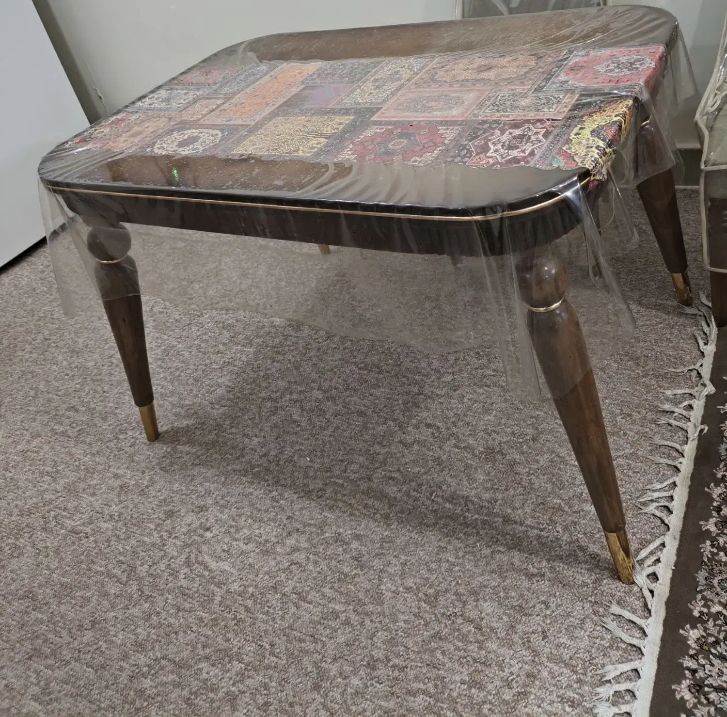 میز|میز و صندلی غذاخوری|امیدیه, |دیوار