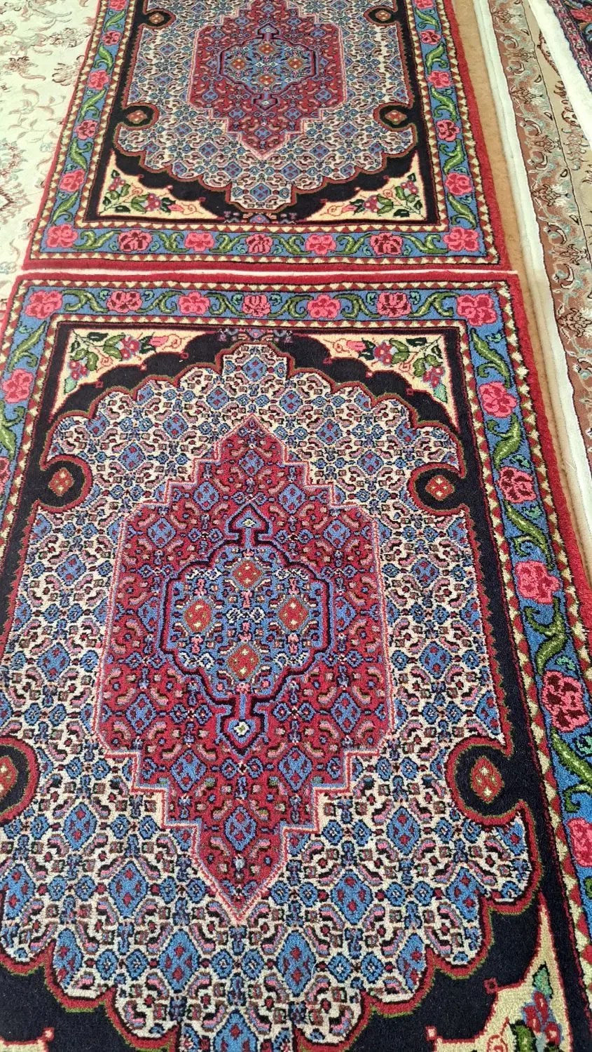 دو عدد پشتی|پشتی|سنندج, |دیوار