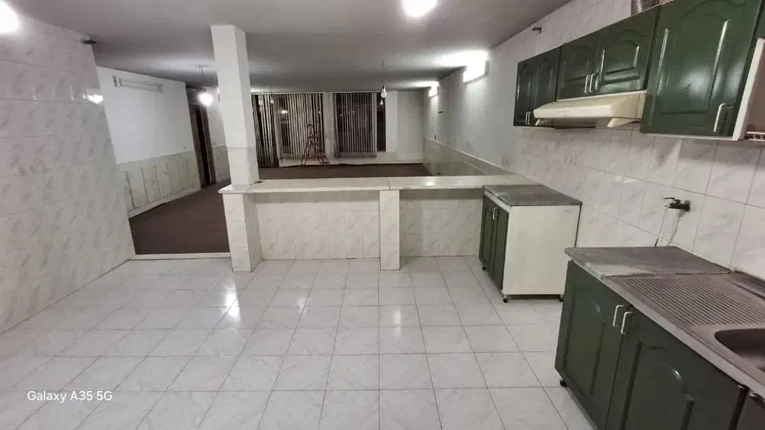 آپارتمان اجاره ای طبقه اول ۱۵ سال ساخت|اجارهٔ آپارتمان|اصفهان, وحید|دیوار